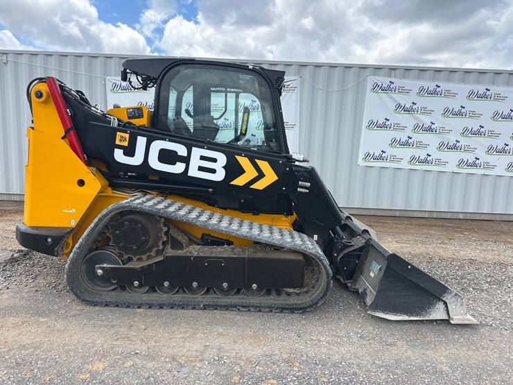 2025-jcb-3ts-8t-image-1