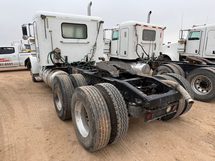 2013-peterbilt-367-image-6