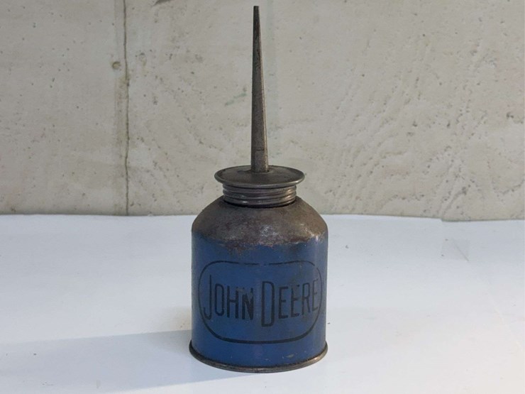 john-deere-findlay-impl-company-oil-can-image-1