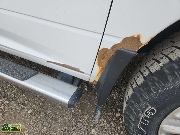 2013-dodge-1500-image-35