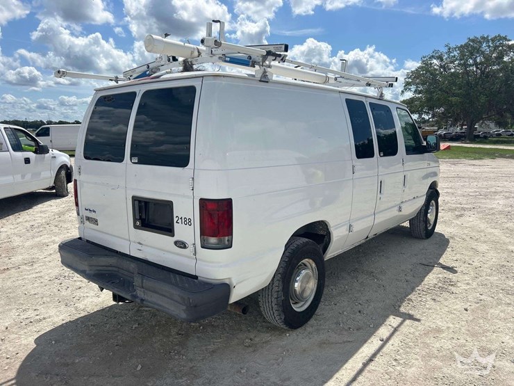 2005-ford-cargo-image-3