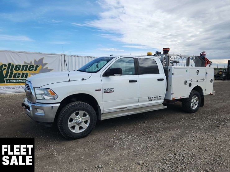 2015-ram-2500-slt-image-1