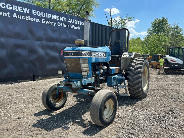 ford-7710-image-8