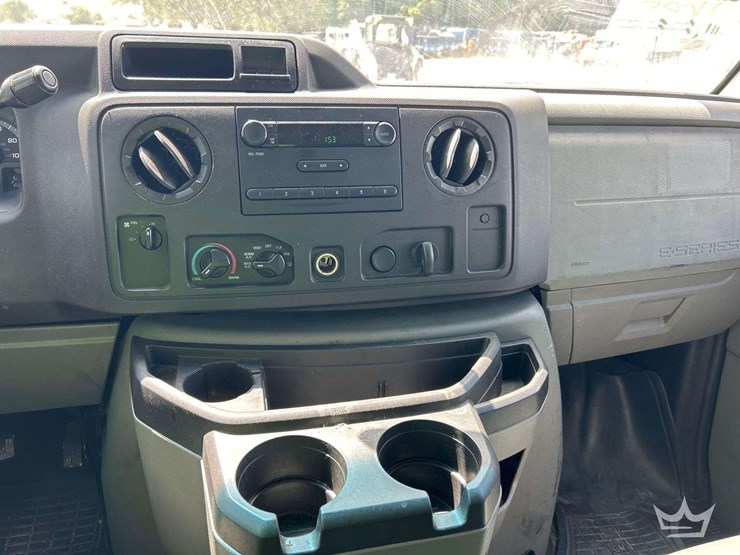 2009-ford-cargo-image-18