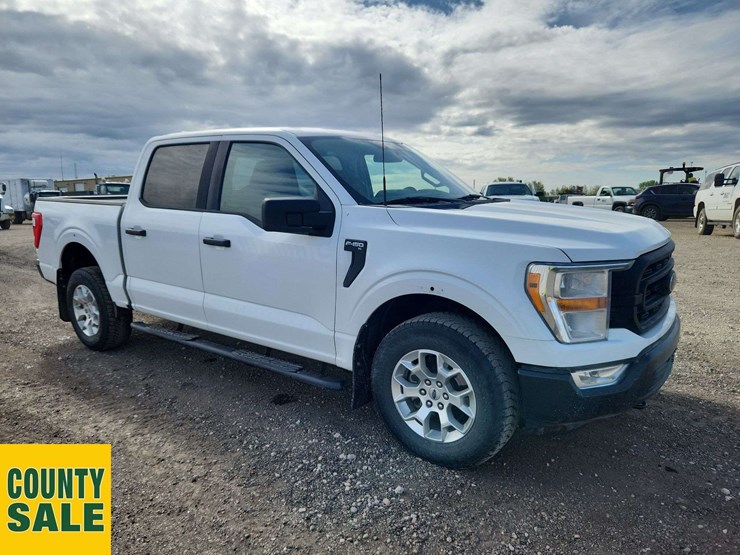 2022-ford-f150-xl-image-2