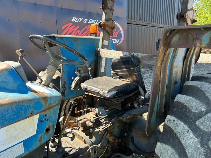 new-holland-3930-image-18
