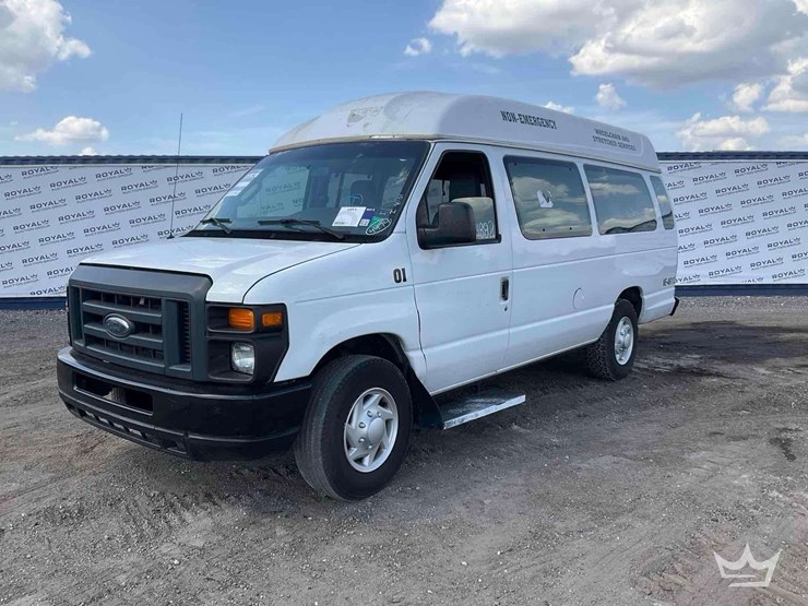 2012-ford-cargo-image-24