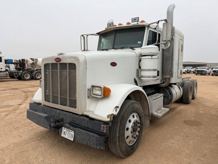 2013-peterbilt-367-image-1