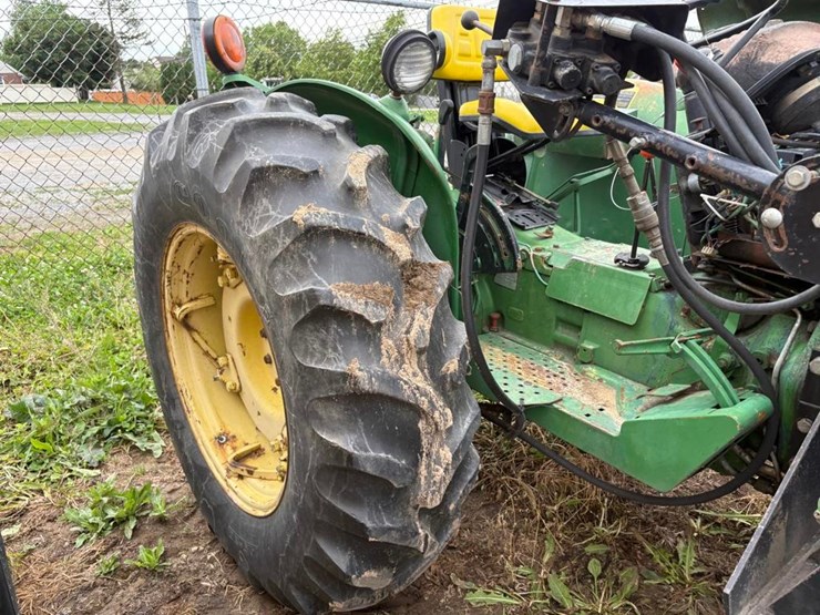 john-deere-2040-image-9