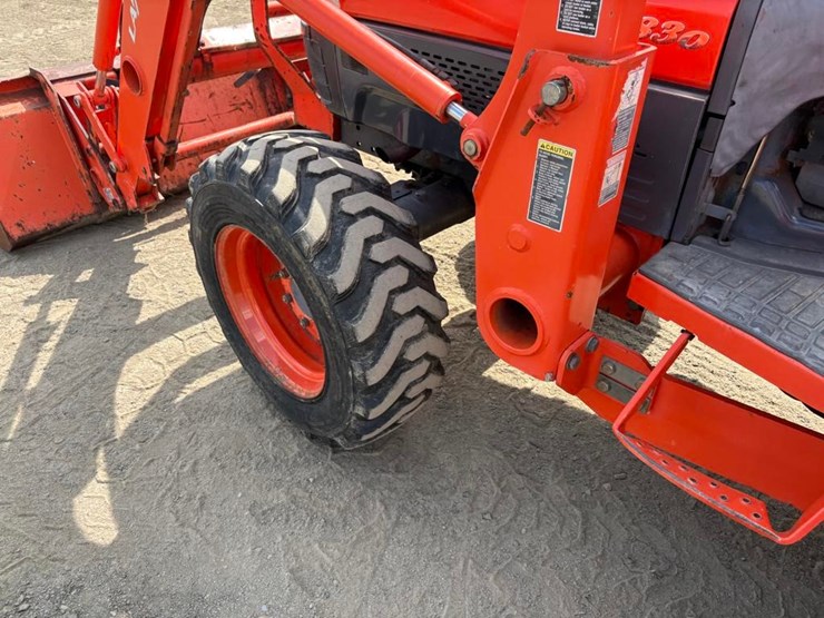 2007-kubota-l3830hst-image-14