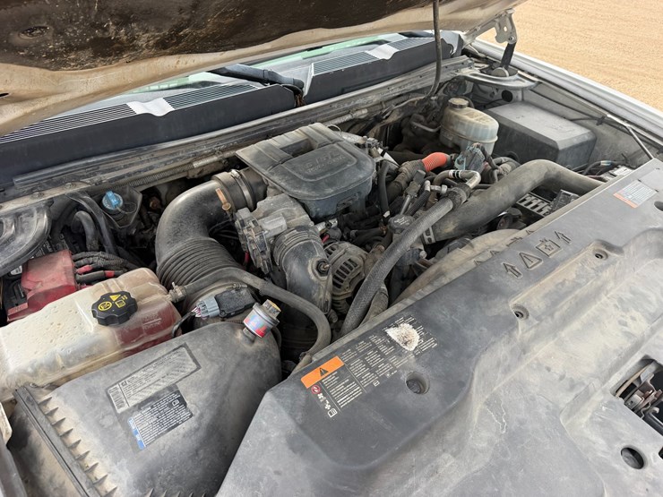 2011-chevrolet-silverado-3500-image-11
