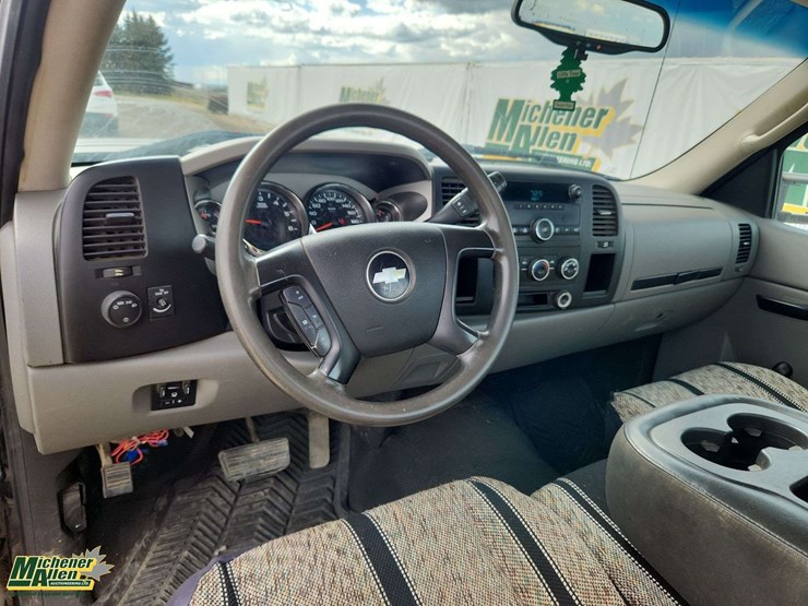 2012-chevrolet-silverado-3500-image-5