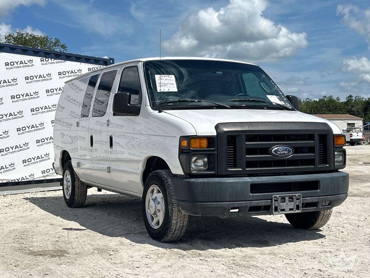2009-ford-cargo-image-2