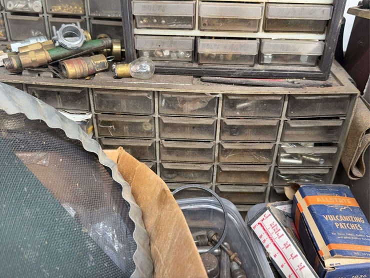 tools,-parts,-and-shop-related-items-image-14