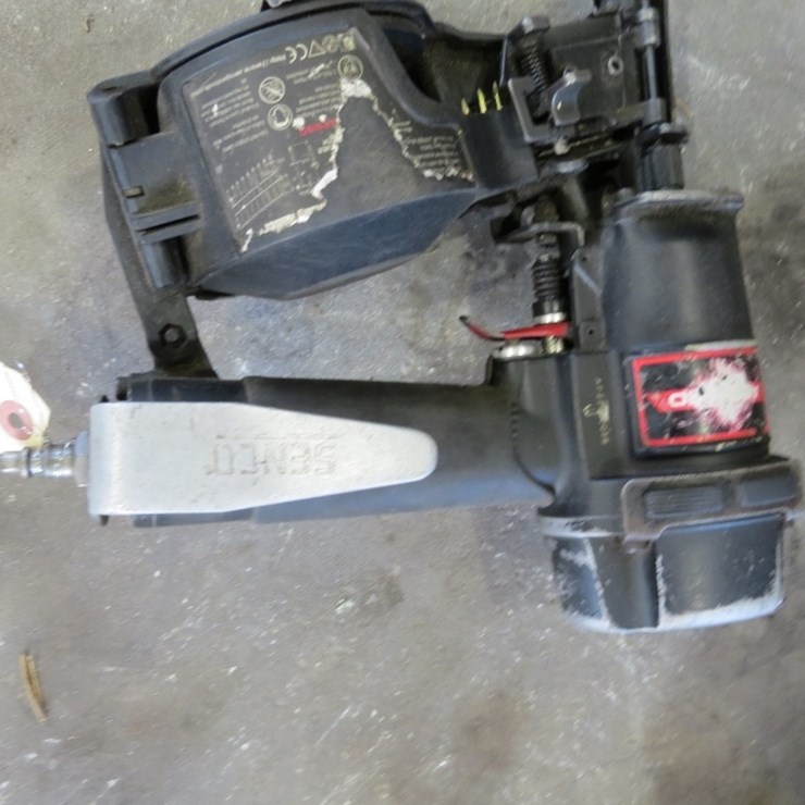 SENCO NAIL GUN