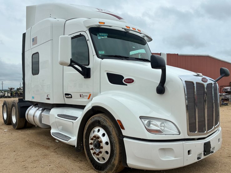 2019-peterbilt-579-image-3