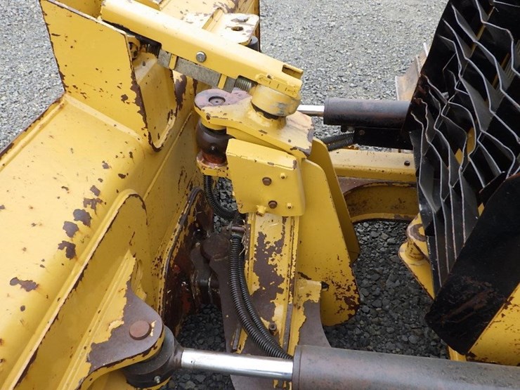 2015-caterpillar-d4k2-lgp-image-16