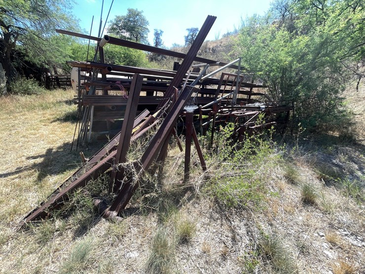 #1057-•-(2)-racks-and-metal-image-1