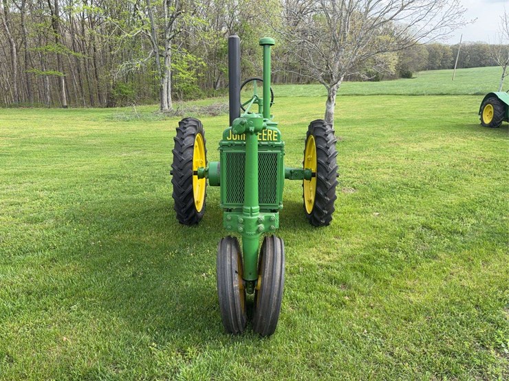 john-deere-b-image-8