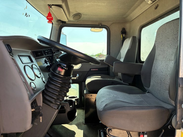 2020-kenworth-t270-image-9