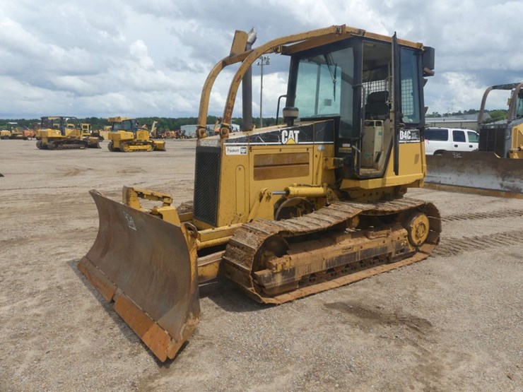 caterpillar-d4c-xl-image-1