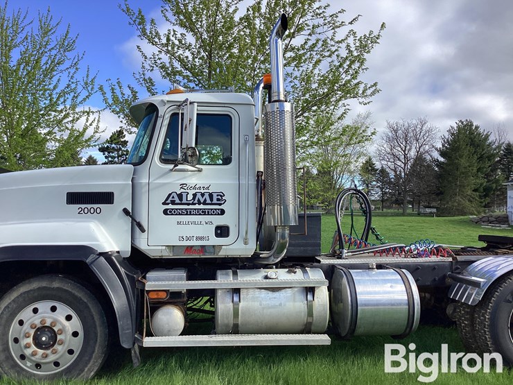 2000-mack-cl713-image-12