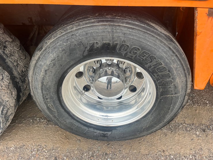 2015-kenworth-t800-image-14