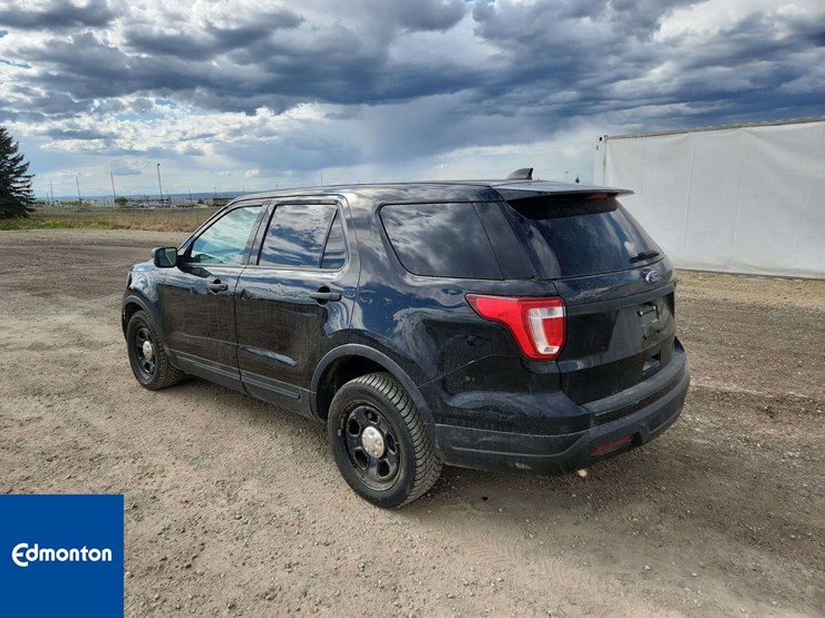 2018-ford-explorer-image-3