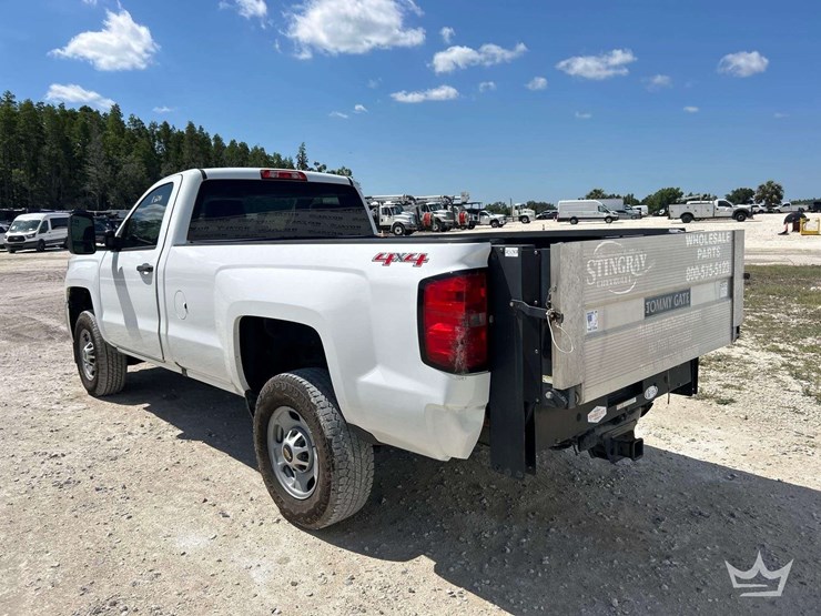 2018-chevrolet-silverado-2500-image-4