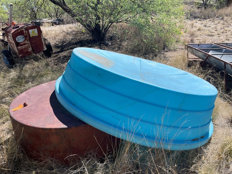 #1033-•-(2)-water-tanks-image-1