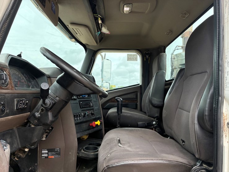 2019-international-hx620-image-7