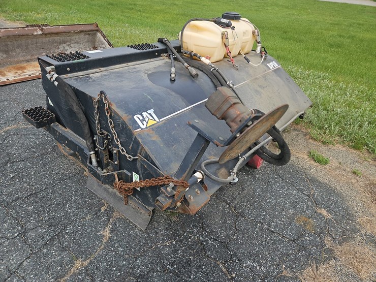 caterpillar-74"-bp18-pickup-sweeper-image-2