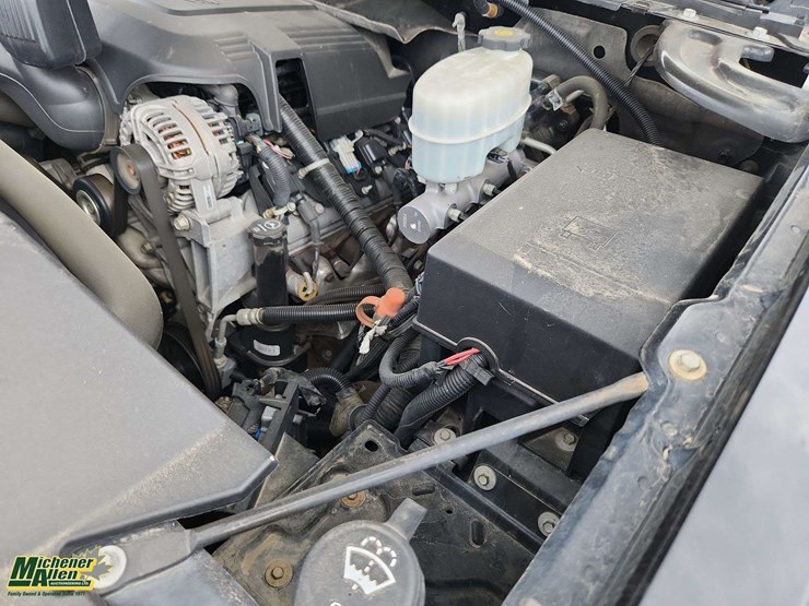 2011-chevrolet-silverado-3500-image-24