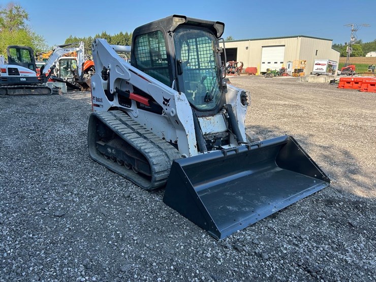 2016-bobcat-t740-image-6
