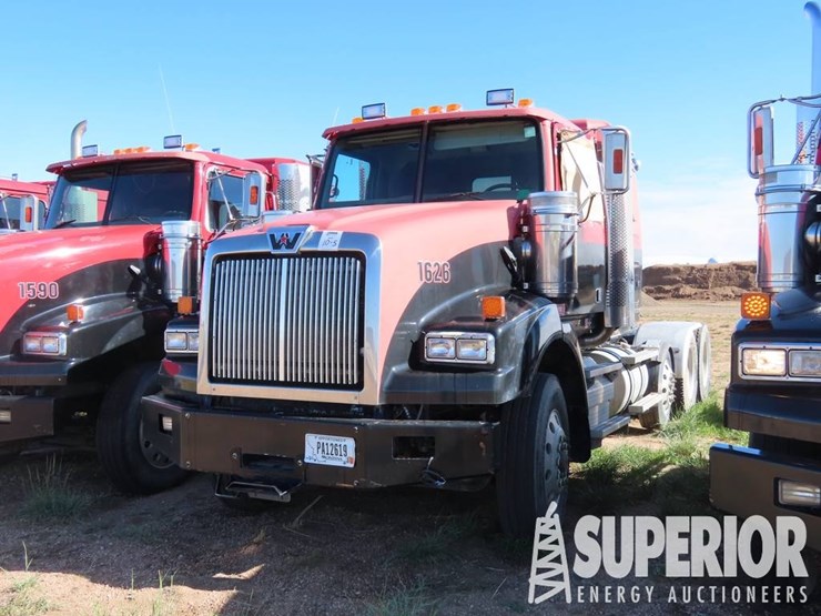 2015-western-star-4900-image-1