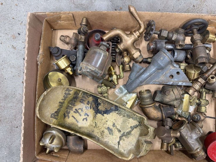 mixed-assorted-metal-fittings-and-fixtures-image-2