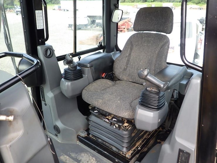 2018-caterpillar-d5k2-xl-image-32