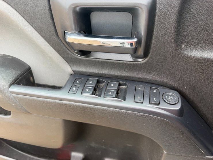2019-chevrolet-2500-image-11
