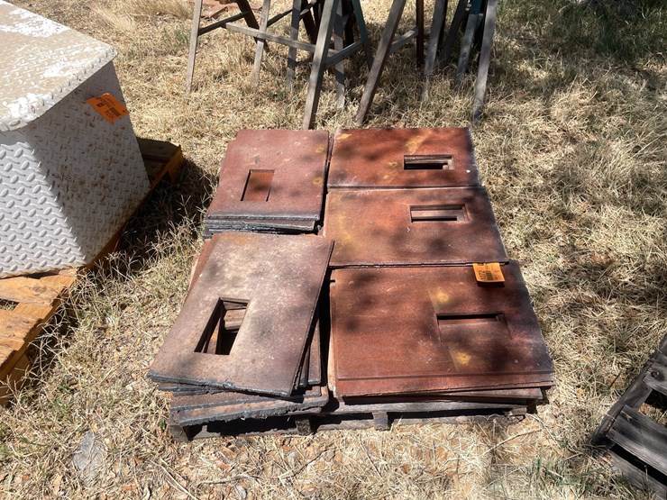 #1072-•-pallet-of-metal-cut-off-image-2