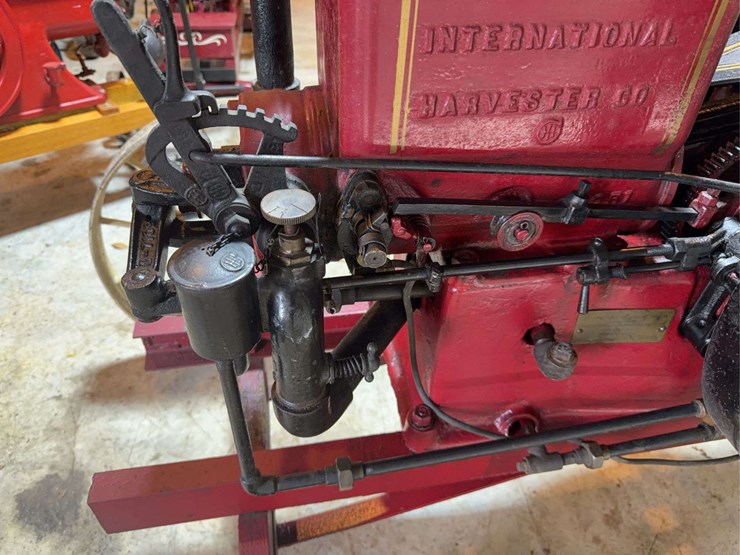 international-harvester-famous-2-1/2hp-image-12