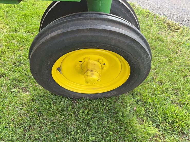 john-deere-b-image-17
