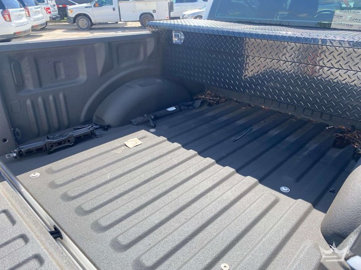 2022-ford-f150-image-14