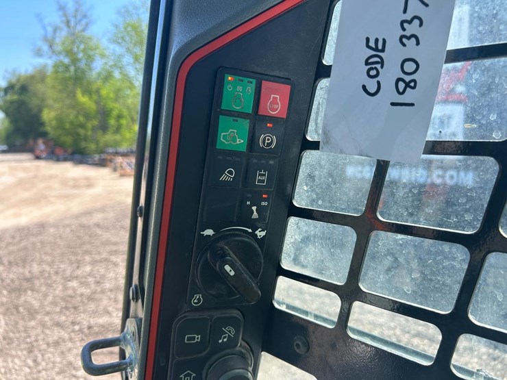 2024-bobcat-t66-image-24