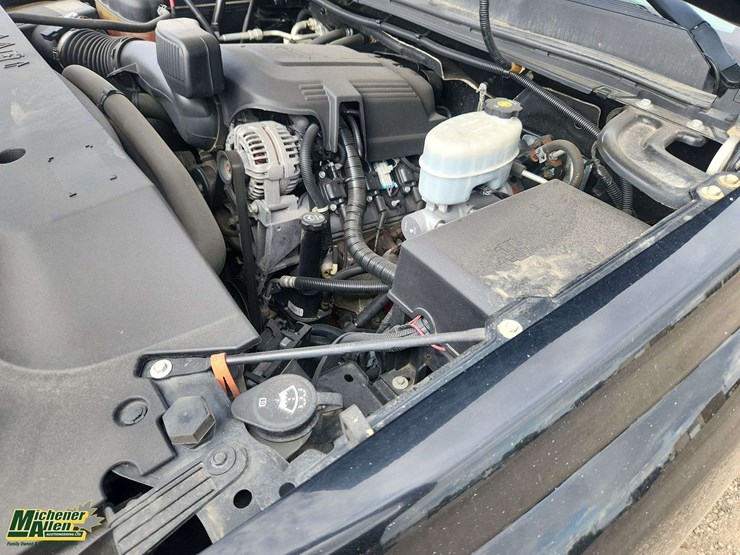 2012-chevrolet-silverado-3500-image-25