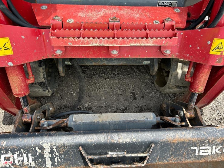 2022-takeuchi-tl8r2-image-10