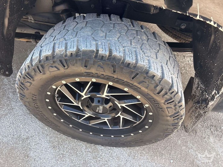 2016-toyota-tundra-image-5