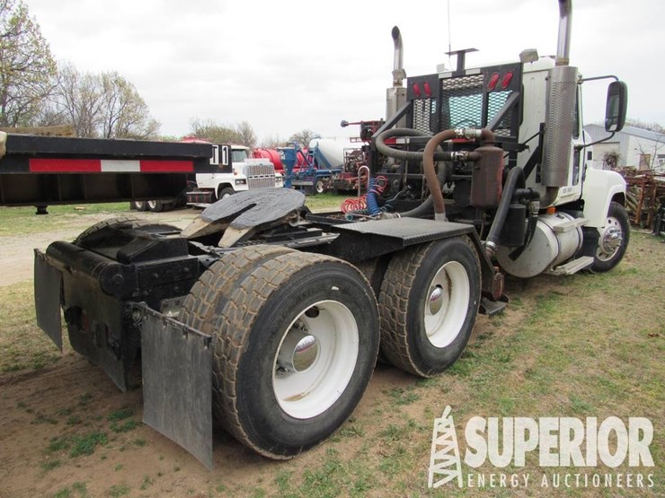 (x)-2006-mack-6-cyl-t/a-winch-vacuum-truck-tractor...-image-3