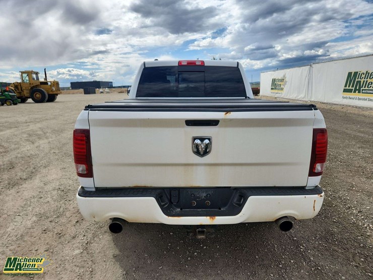 2013-dodge-1500-image-23