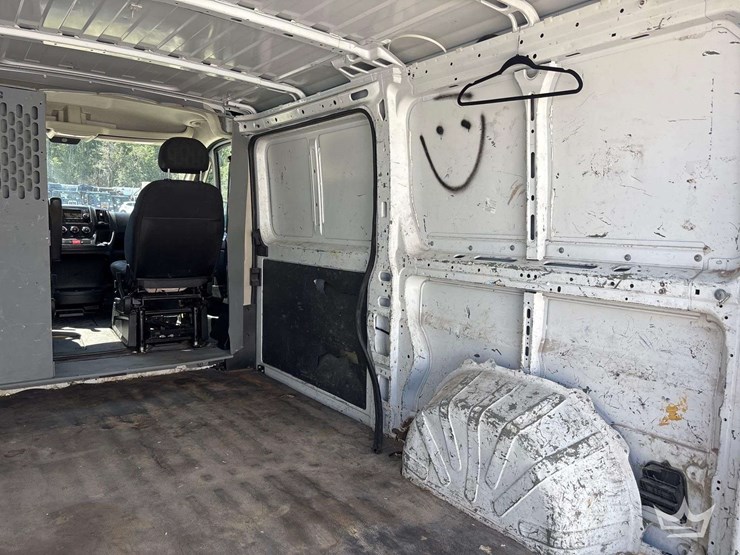 2018-ram-promaster-1500-image-18