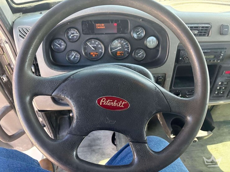 2017-peterbilt-337-image-27